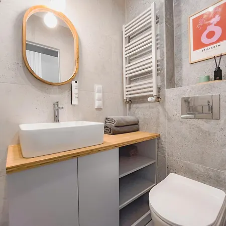 アパート Typu Przy Nawrot 50 ウッチ